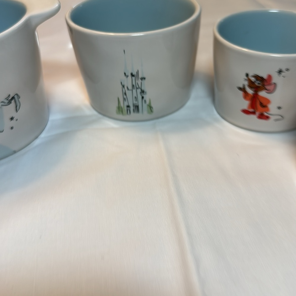 Rae Dunn Disney Cinderella Measuring Cups - Picture 4 of 7